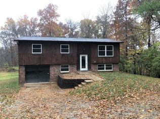 5830 Deer Trl, Godfrey, IL 62035