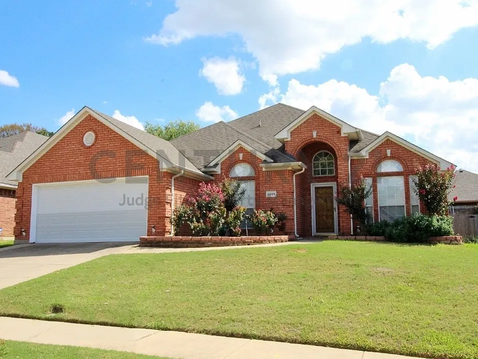 6025 Fannin Dr