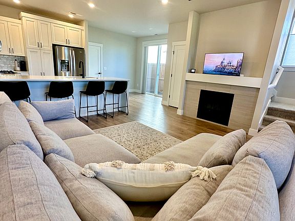 3rd image of 3801 NE Eagle Rd