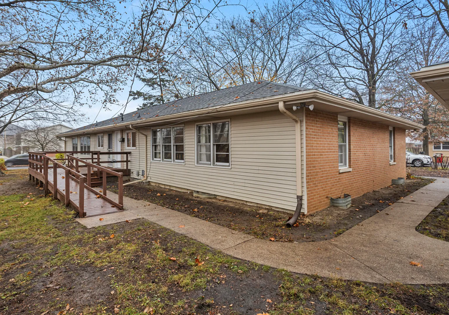 1322 Alms Dr — Photo 2