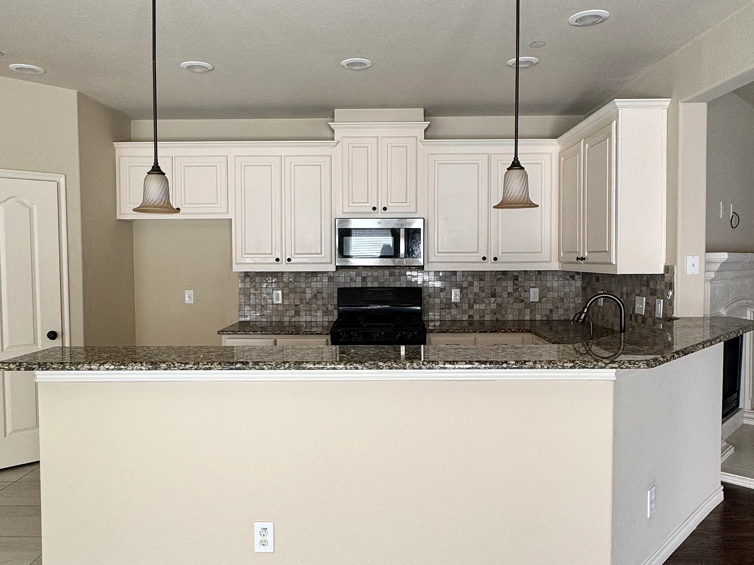 3 bed, 2.5 bath, 2246 sqft, $2,900 — Photo 4