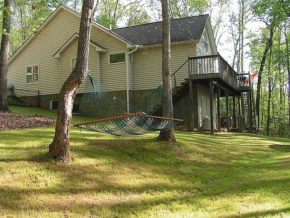 4th image of 456 Lake Place Dr
