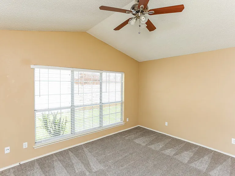 1526 Chapman St — Photo 12