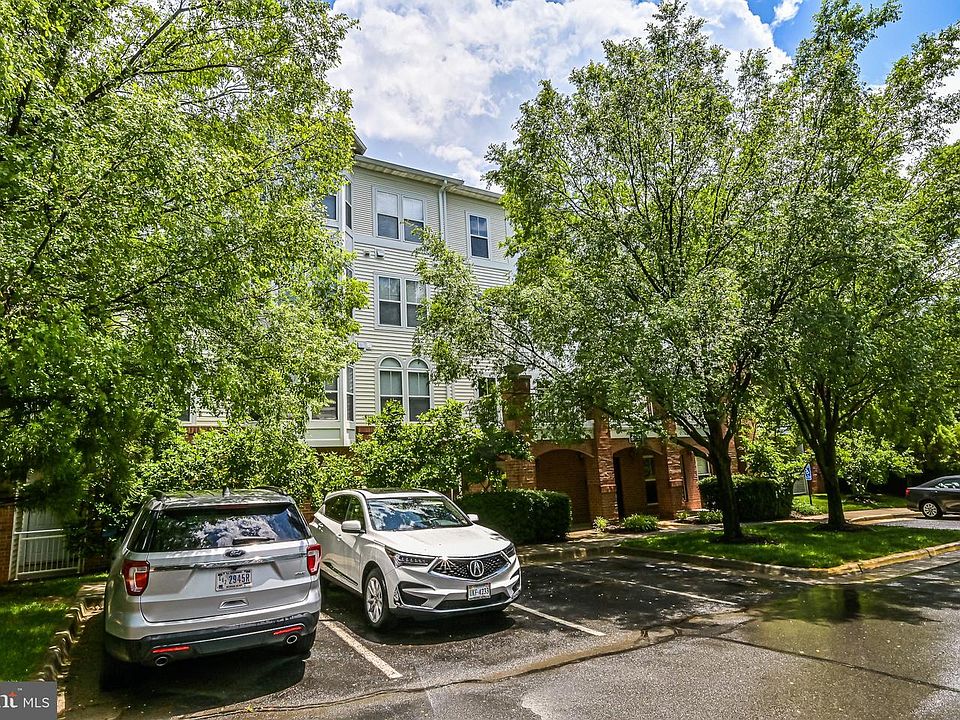 1st image of 2911 Deer Hollow Way Unit 219