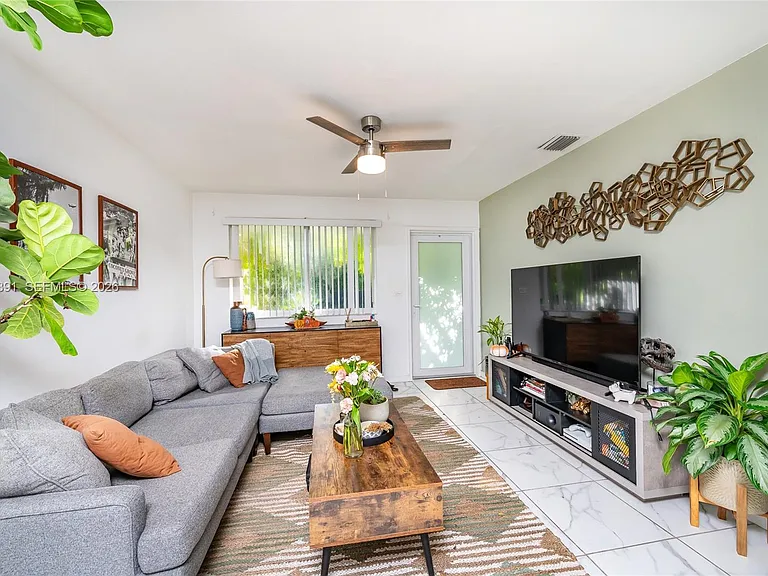 3100 Naomi St #3102 — Photo 4