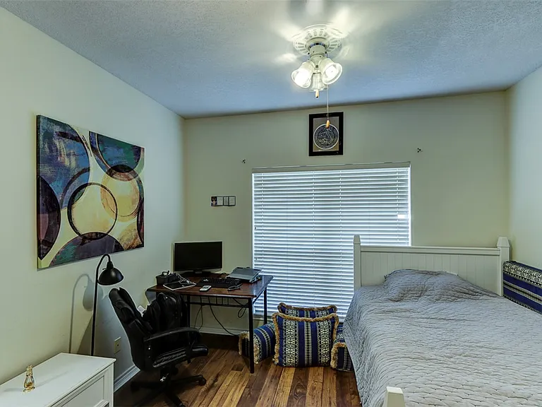 217 Navarro Dr — Photo 11