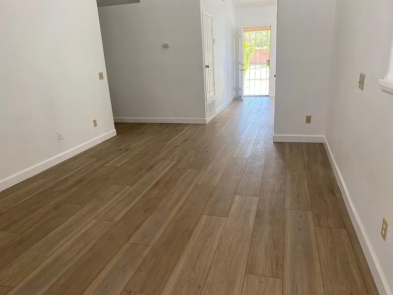 1725 Windsor Pl — Photo 5