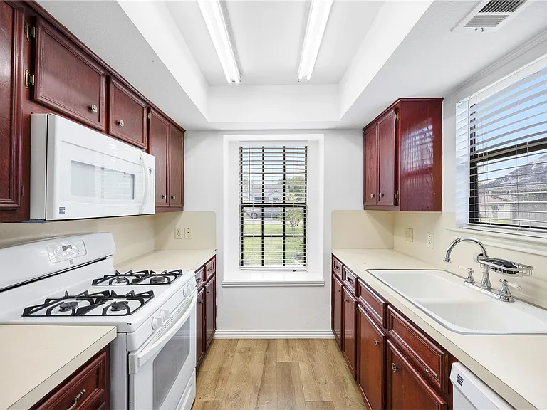 2209 Stirrup Dr — Photo 12