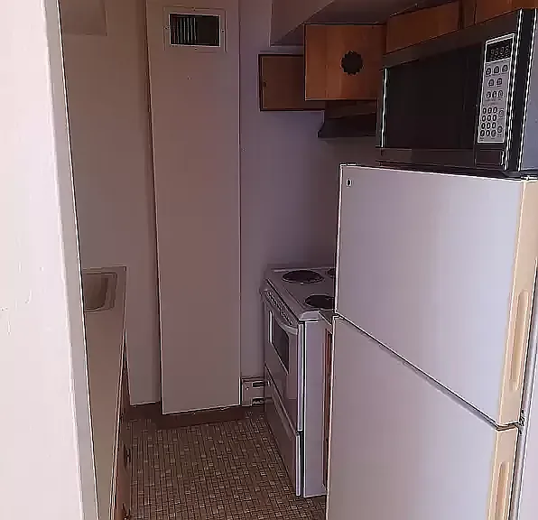 869 Forest Ave #2 — Photo 5