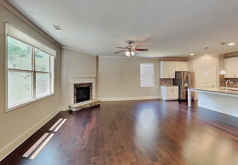 2099 Apple Orchard Way — Photo 2