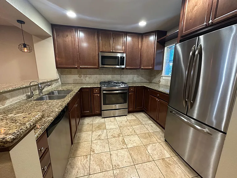 857 Carlisle Way — Photo 4
