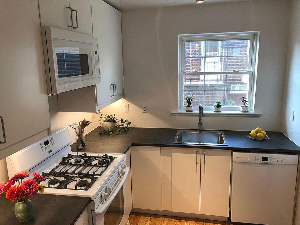 New kitchen - view 1