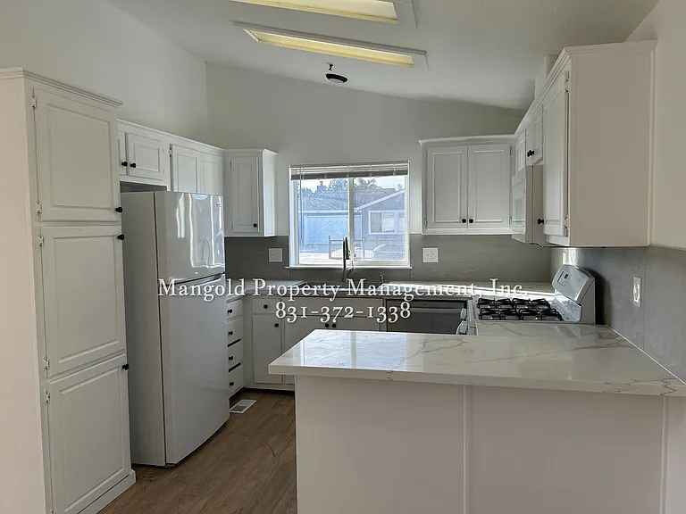 15665 Jennifer Ct — Photo 5