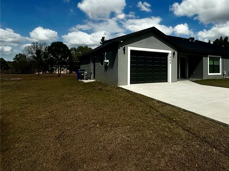 7000 Schumacher Rd — Photo 3