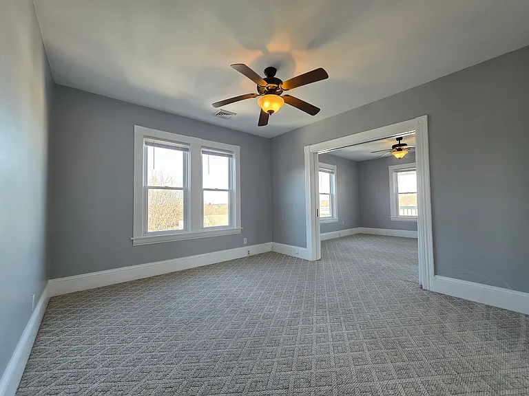519 Manville Rd — Photo 5