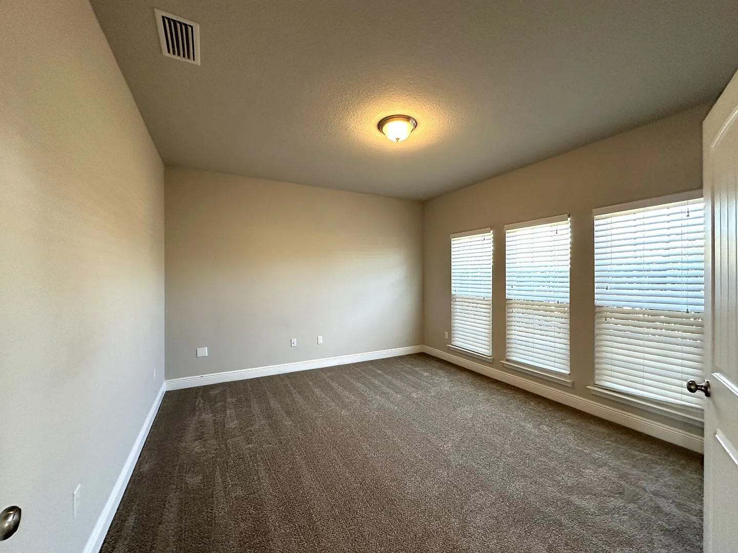 Gorgeous & Spacious — Photo 4