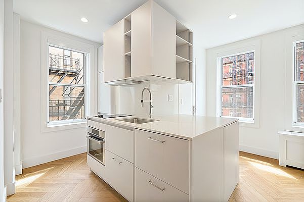 1st image of 225 W 23rd St APT 6C