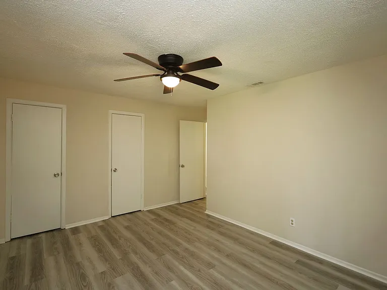 2820 Kirkwood Cir — Photo 13