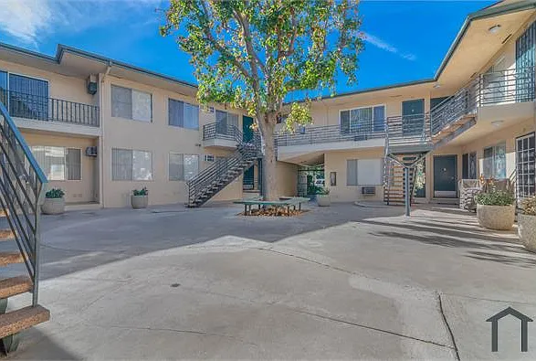 2 bed, 750 sqft, $2,095 — Photo 3