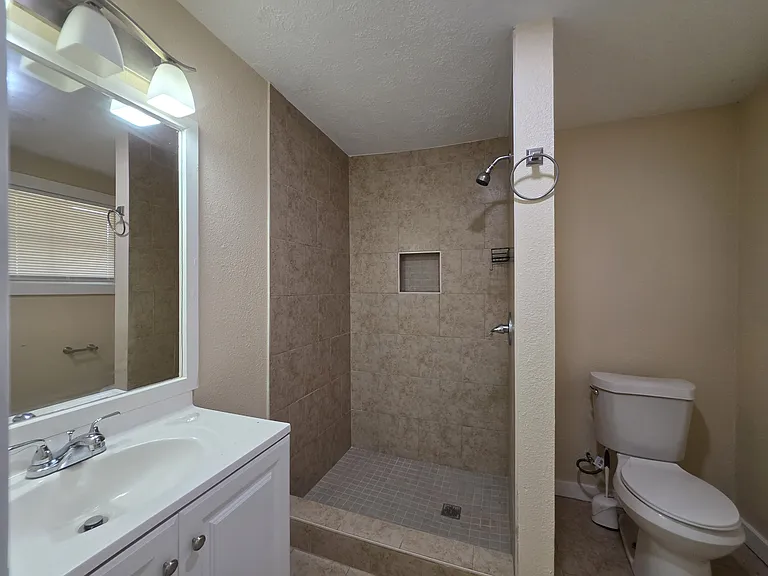 1116 E Cameron Ave — Photo 8