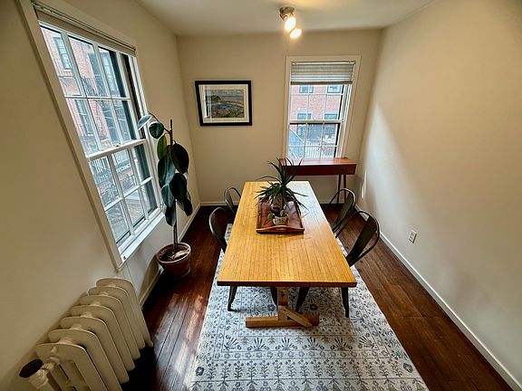 4th image of 136 Myrtle St