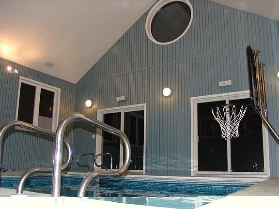3rd image of 3326 Shorewood Ave
