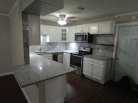 2nd image of 521 Merrill Dr