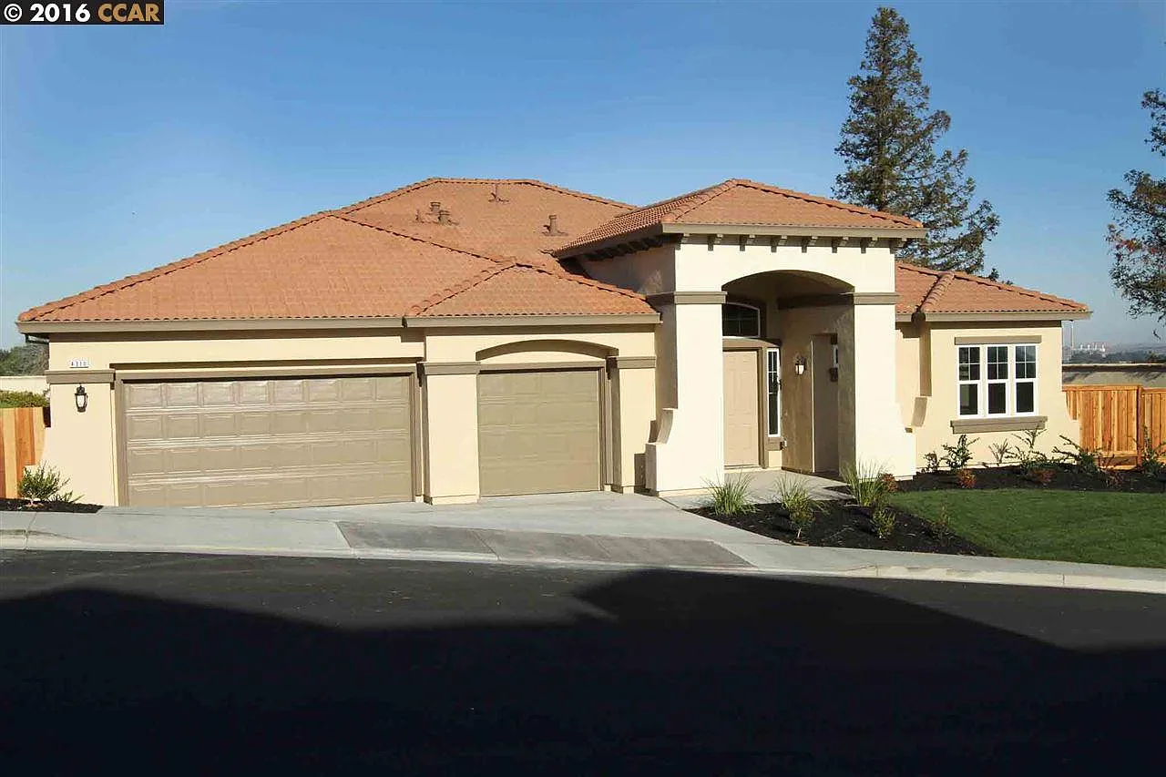4310 Inverness Dr photo 1