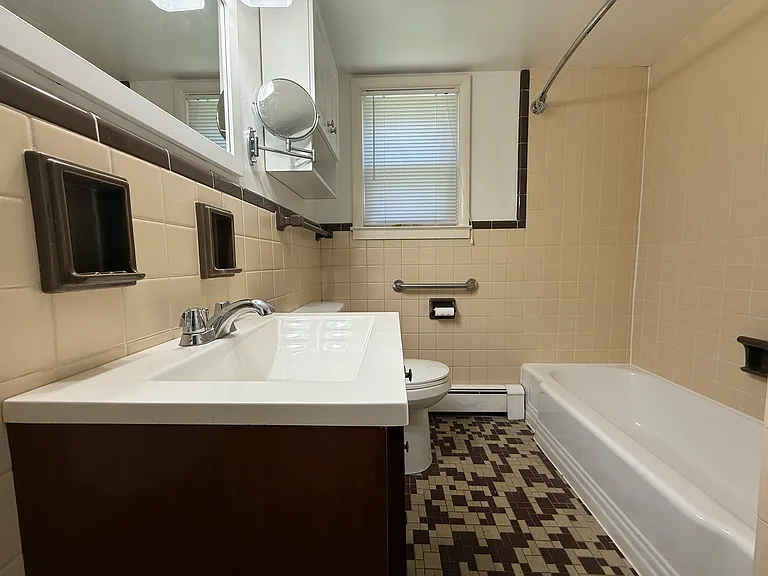 4 Aldrich Ave #1 — Photo 13