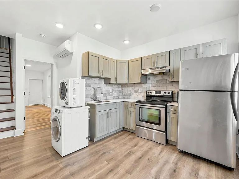 623 E Wishart St — Photo 3