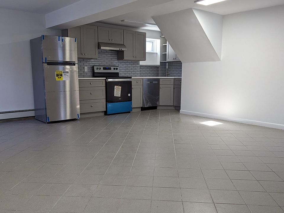 1st image of 25 Parkview Ave #1