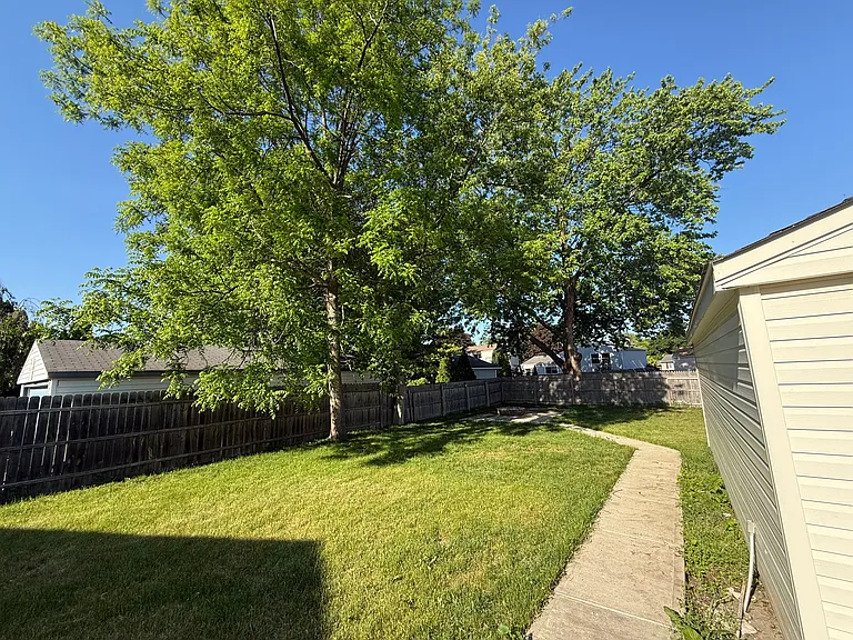 42780 Buckingham Dr — Photo 5