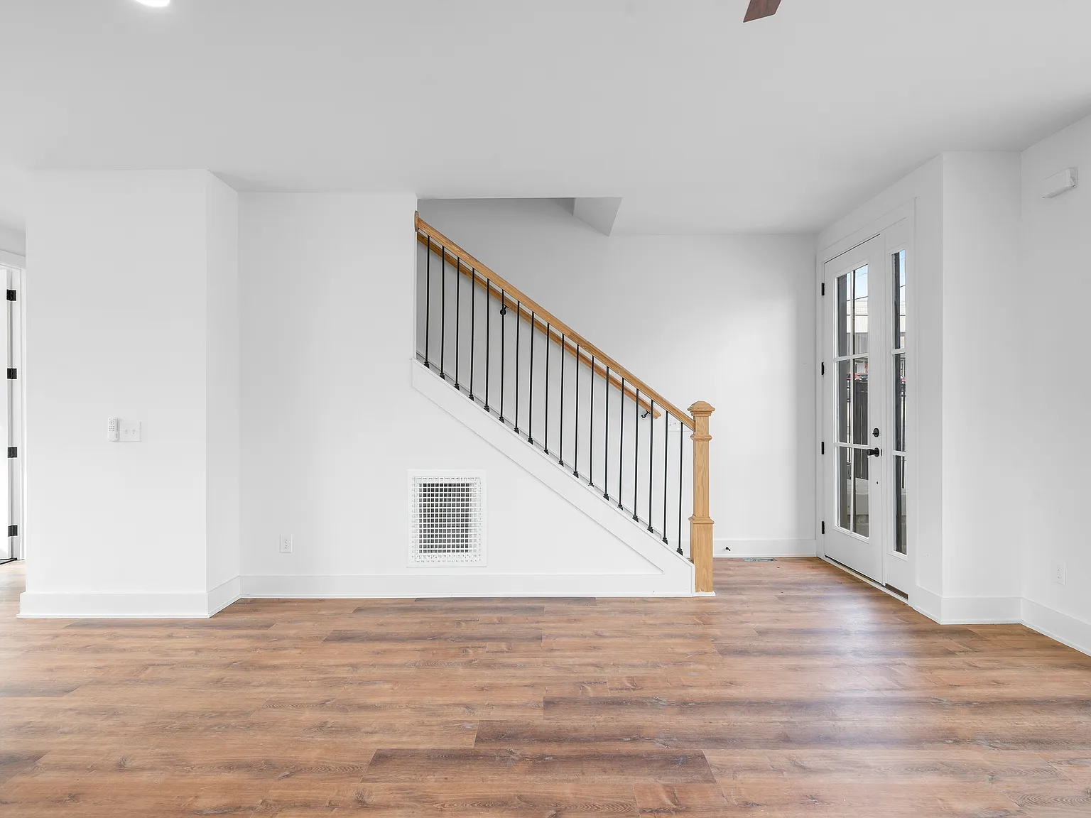3 bed, 2.5 bath, 1904 sqft, $3,200 — Photo 3