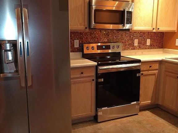 3rd image of 6681 Pondfield Ln
