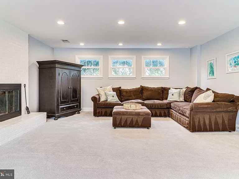 6519 Engel Dr — Photo 54