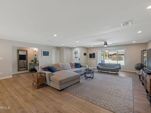 5th image of 4931 E SHARON Drive