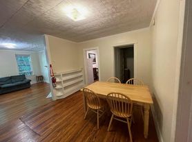 117 Thurston Ave