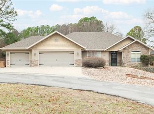 3 Whitby Ln, Bella Vista, AR 72714