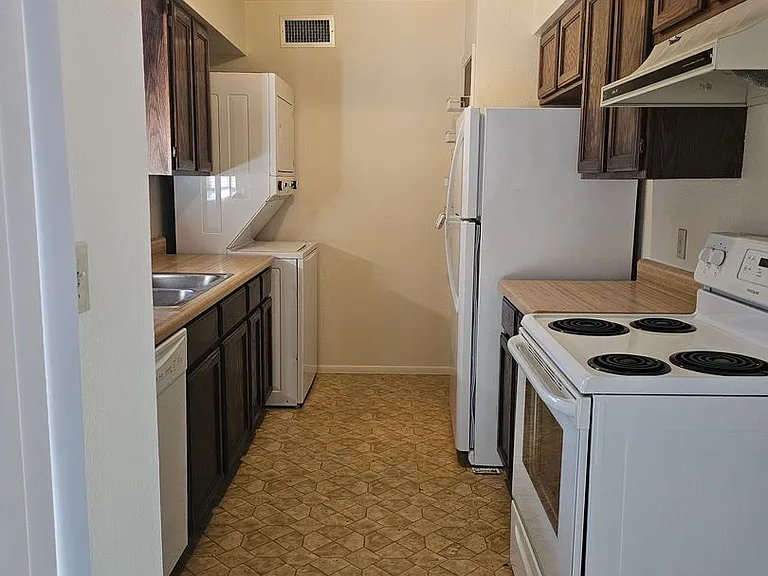 1401 Paseo San Luis #A — Photo 4
