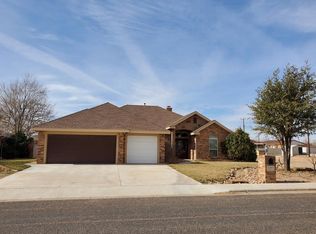 607 NW 7th St, Andrews, TX 79714