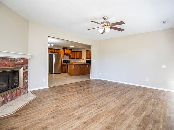 3rd image of 172-174 Killdeer Dr