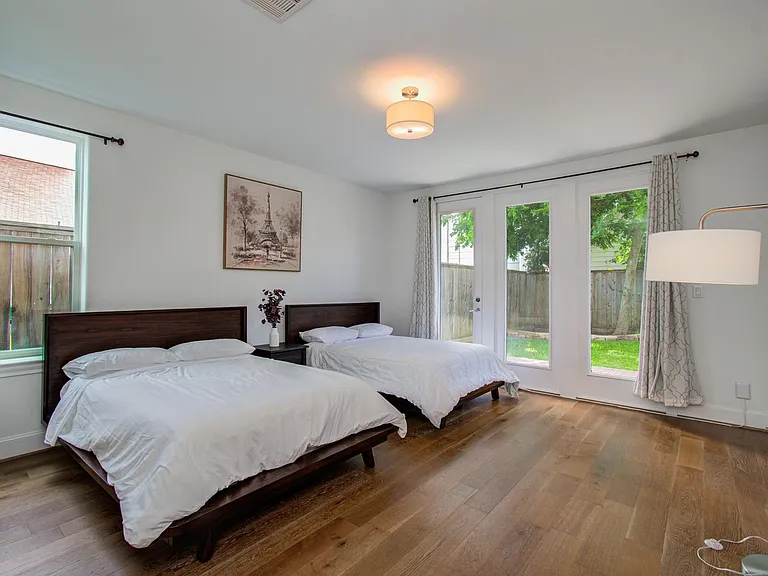 1512 Stuart St — Photo 10