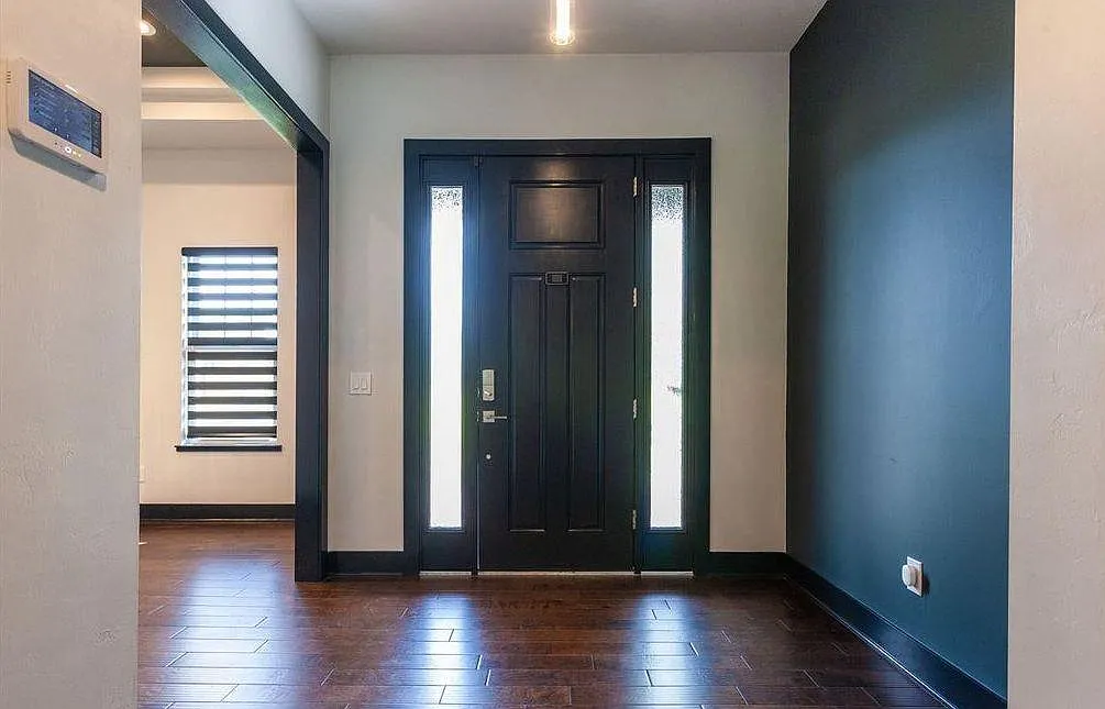 3 bed, 2.5 bath, 2114 sqft, $3,000 — Photo 4