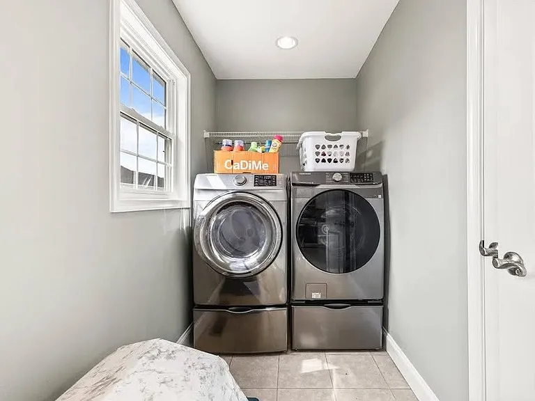 267 Dylan Cir — Photo 32