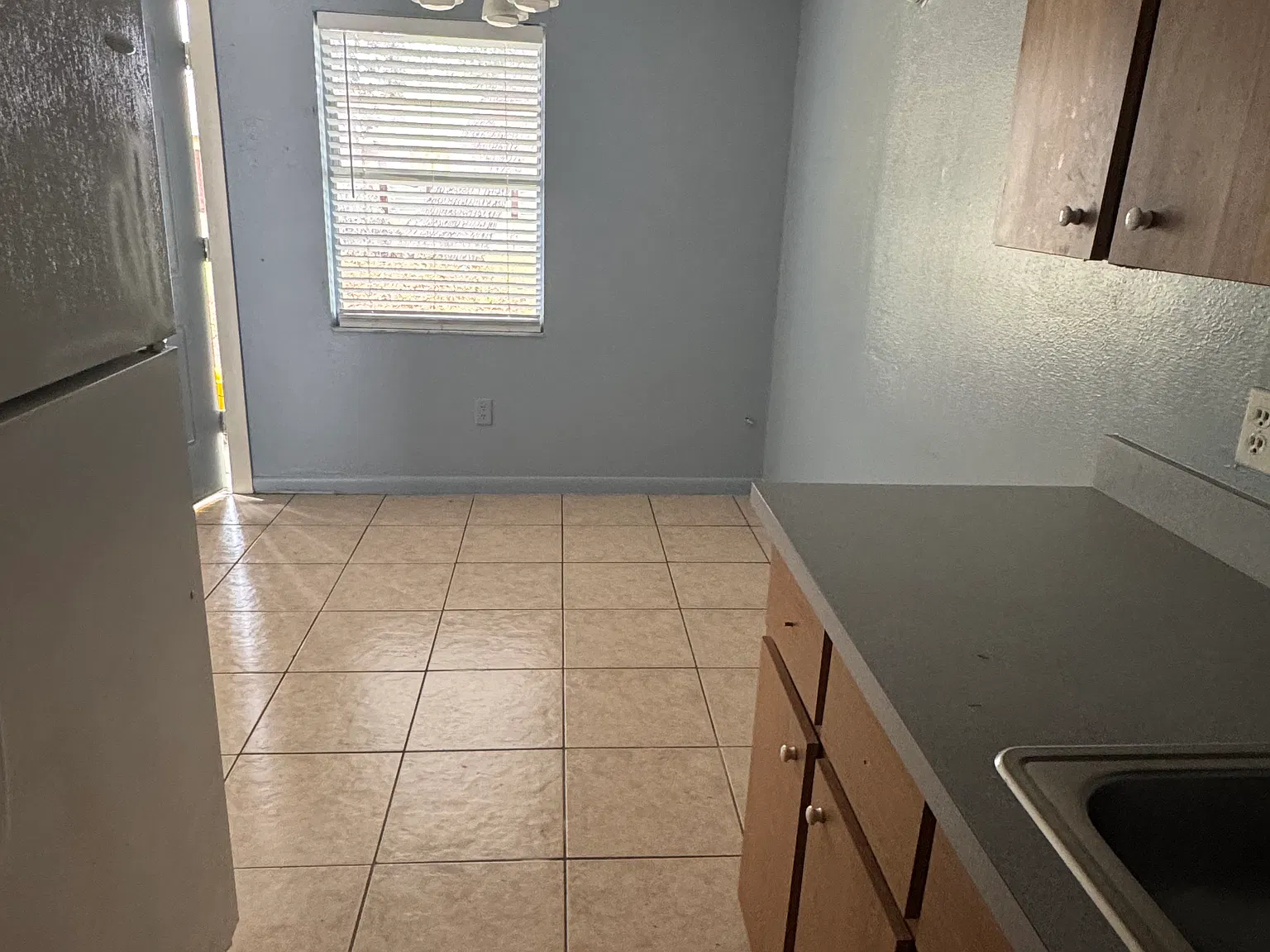 1 bed, 1050 sqft, $900 — Photo 3