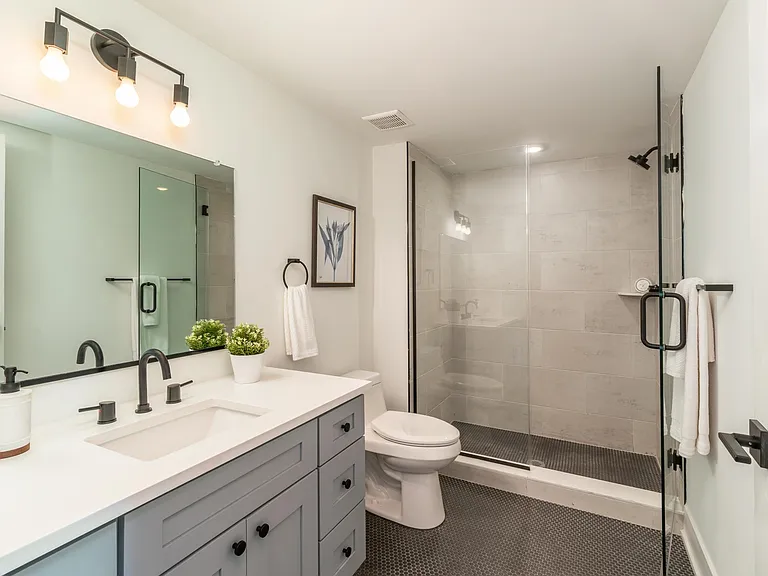 629 W Girard Ave — Photo 15