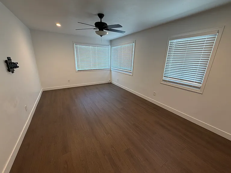6556 Comly St — Photo 13