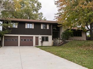 260 Dillon St, Dubuque, IA 52003