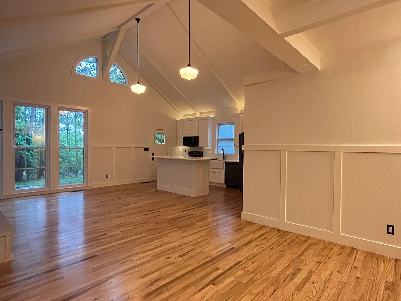 4 bed, 3424 sqft, $5,500 — Photo 3