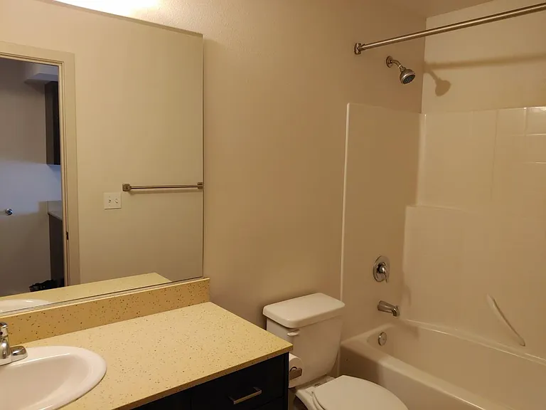 12350 33rd Ave NE #405 — Photo 3